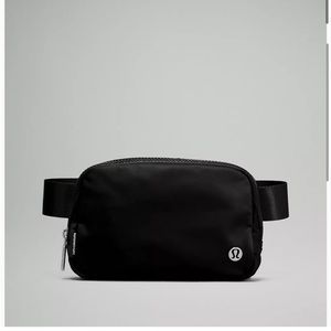 Lululemon everywhere belt bag